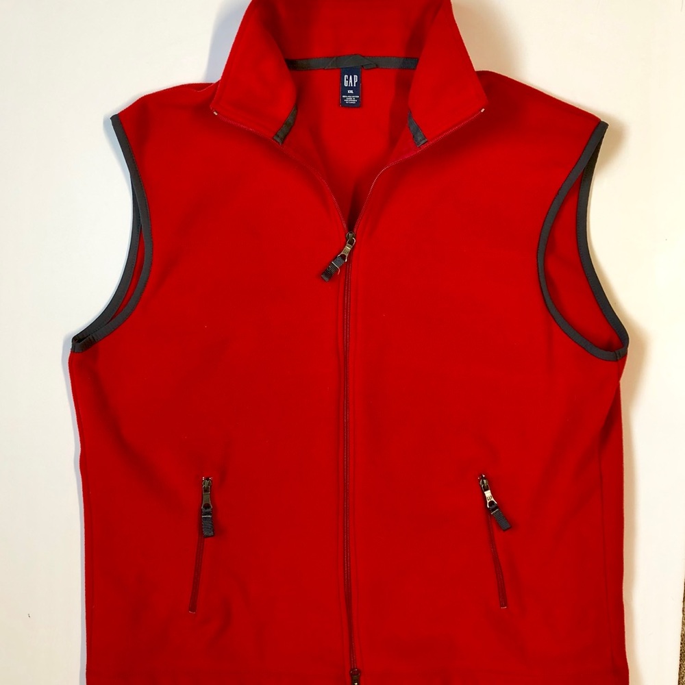 Men’s GAP fleece vest